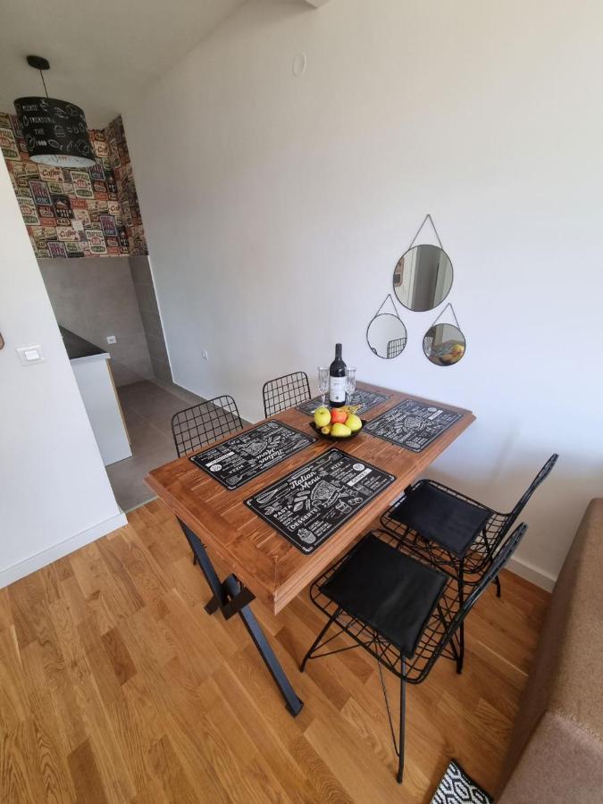 Appartamento Apartman Javi Bar Esterno foto
